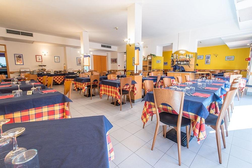 Kon Tiki Hotel 3*