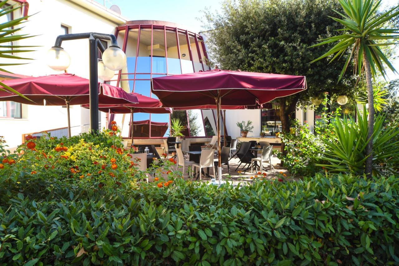 Kon Tiki Hotel 3*